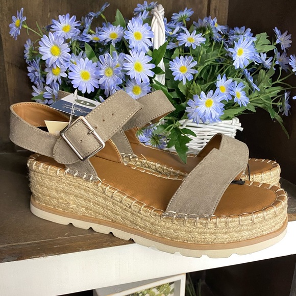 Universal Thread | Shoes | Womens Adea Wedge Heels 1 | Poshmark